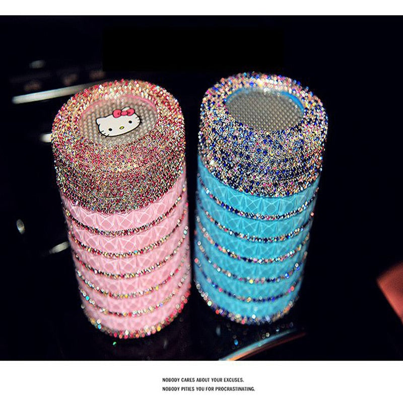 Cenicero Portátil para Coche con Luz Hello Kitty – Accesorio KT para Niñas, Cenicero LED para Coche, Recipiente de Almacenamiento para Portavasos con Diseño de Diamantes de Cristal