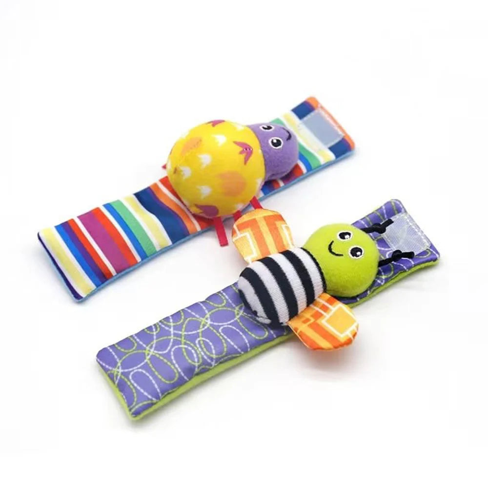 Set de 4 piezas de juguetes sonajeros para bebés: adorables animales de peluche, sonajeros de muñeca y calcetines localizadores de pies (0-24 meses); regalo para bebés recién nacidos, niños y niñas.